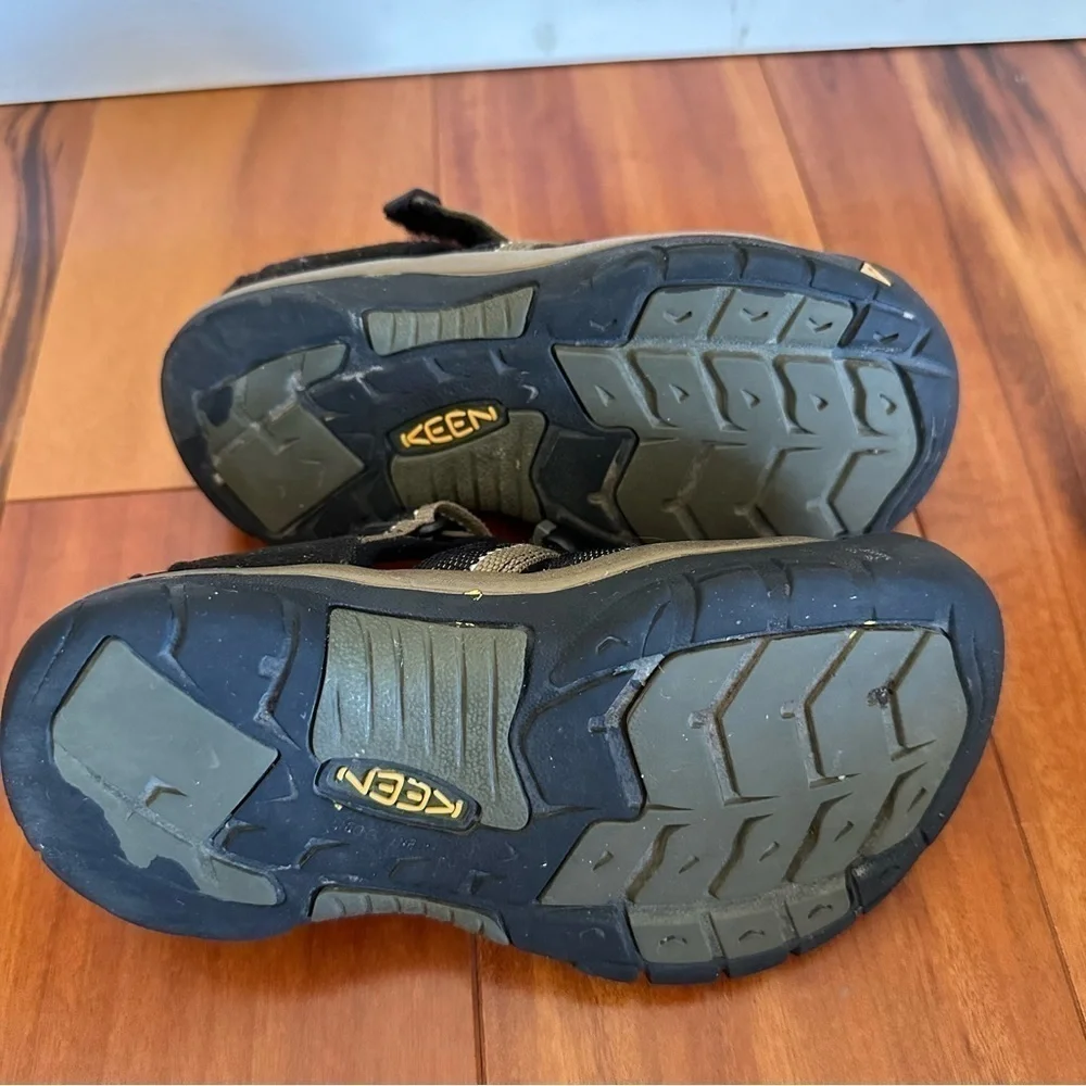 Keen Newport Waterproof Sandals Black Shoes Kid's Size 13